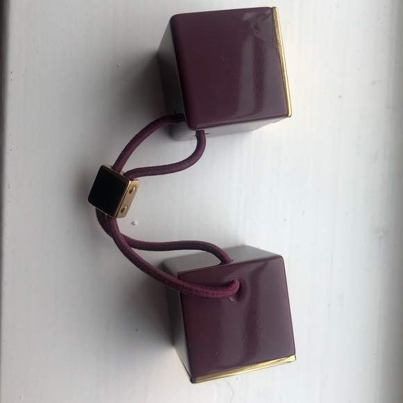 Louis Vuitton cube pony tail holder - Picture 3 of 4